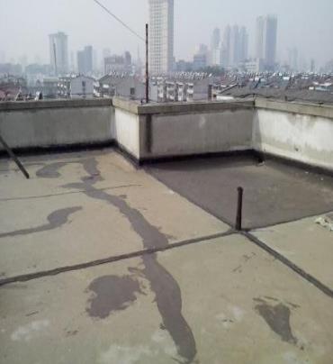 泸县漏水维修 楼顶漏水是什么原因，楼顶漏水维修方法是什么?